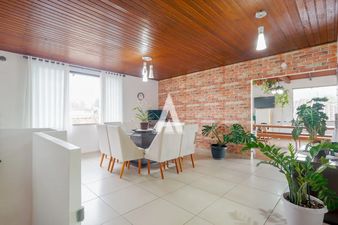 Casa com 1 suíte e 4 quartos à venda no bairro Iririú em Joinville-SC por R$1.400.000,00. — foto 3