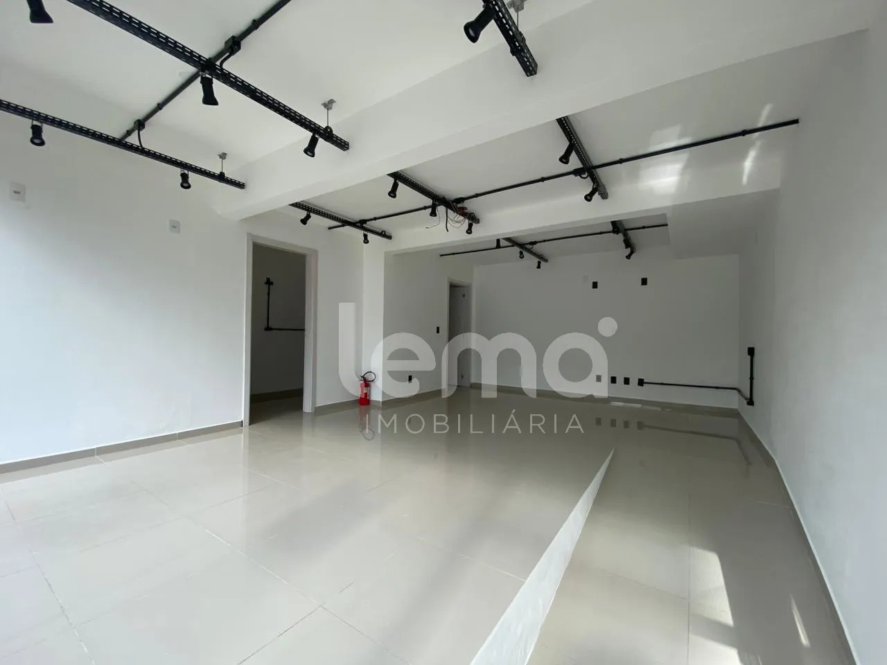 Sala comercial no bairro Itoupava Norte em Blumenau. - foto 1