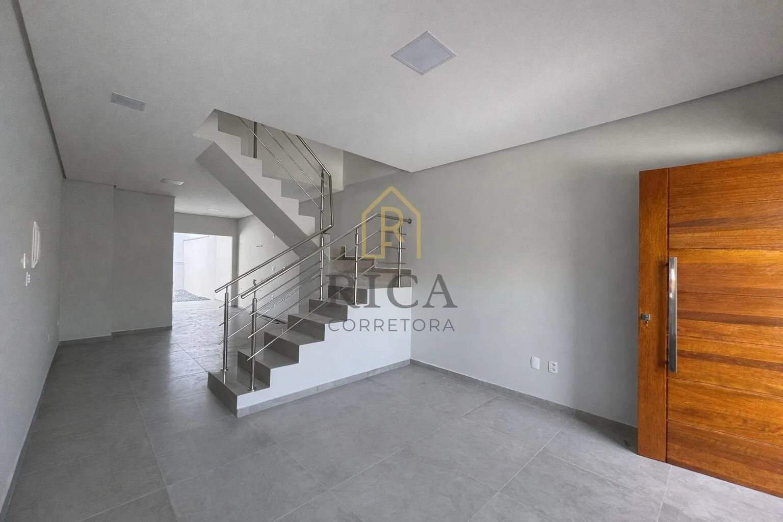 Sobrado Novo no Bairro Escola Agrícola — foto 3