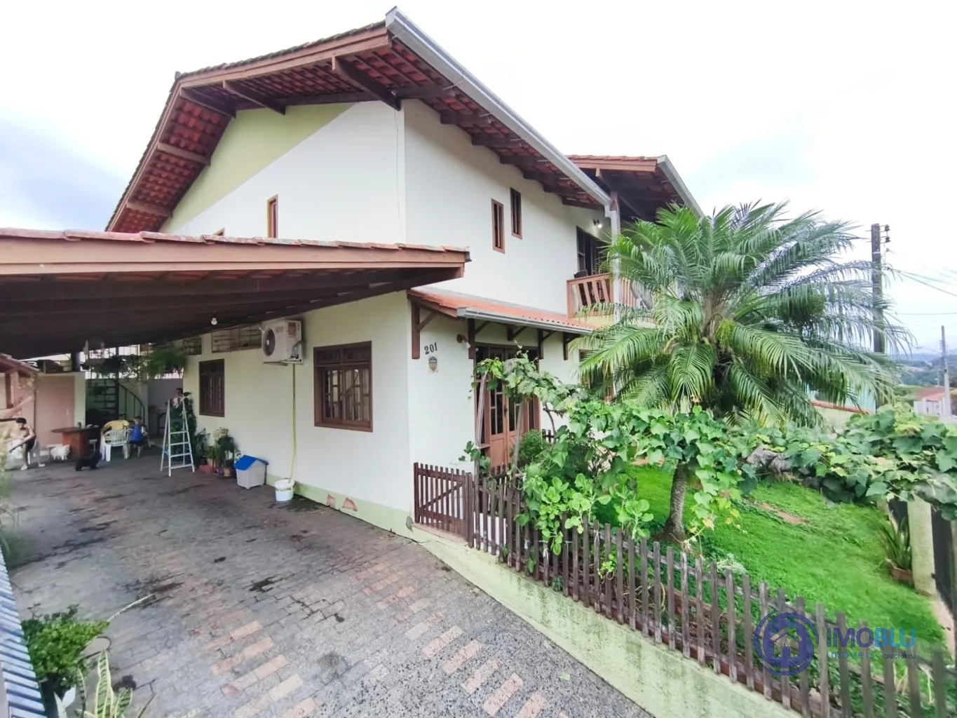 CASA COM PISCINA , 2 PAVIMENTOS , 3 VAGAS , BAIRRO TRIBESS , — foto 3