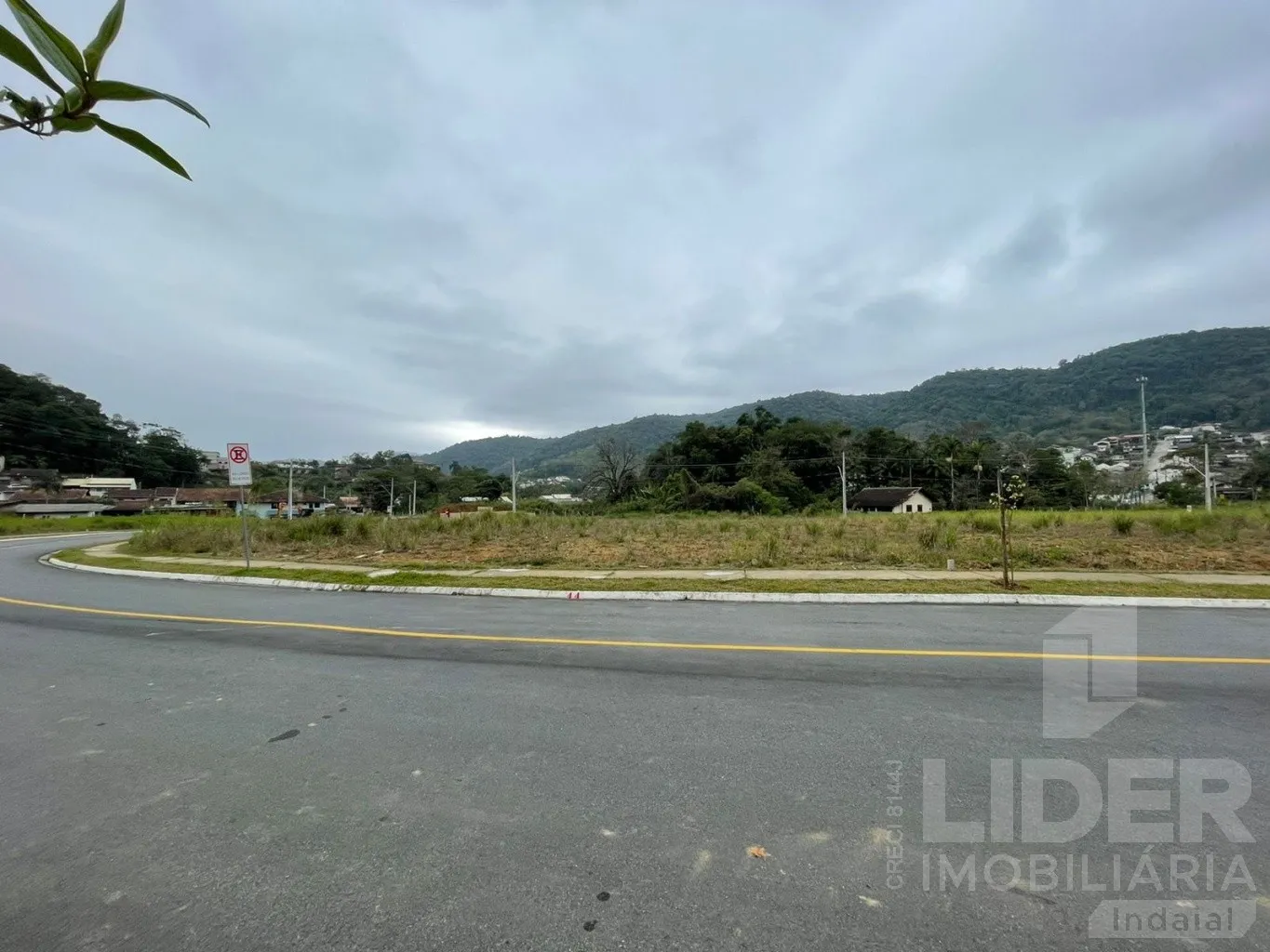 Terreno em Blumenau/Água Verde com 264m sendo 12m de frente - foto 1