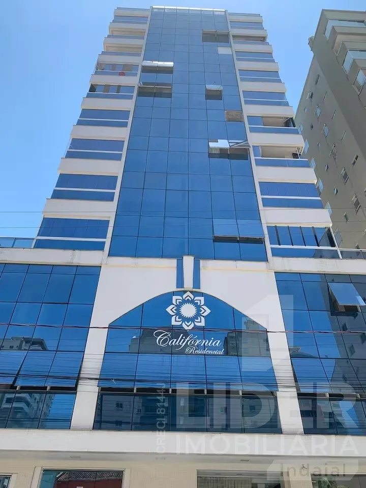 Apartamento em Meia Praia com 277,38m com 2 suítes e 1 dormitório - foto 1