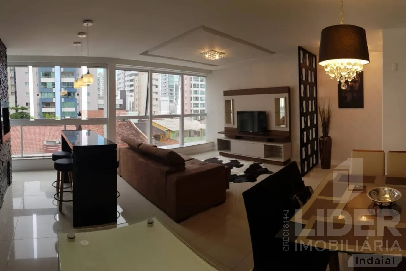 Apartamento em Meia Praia com 277,38m com 2 suítes e 1 dormitório — foto 2