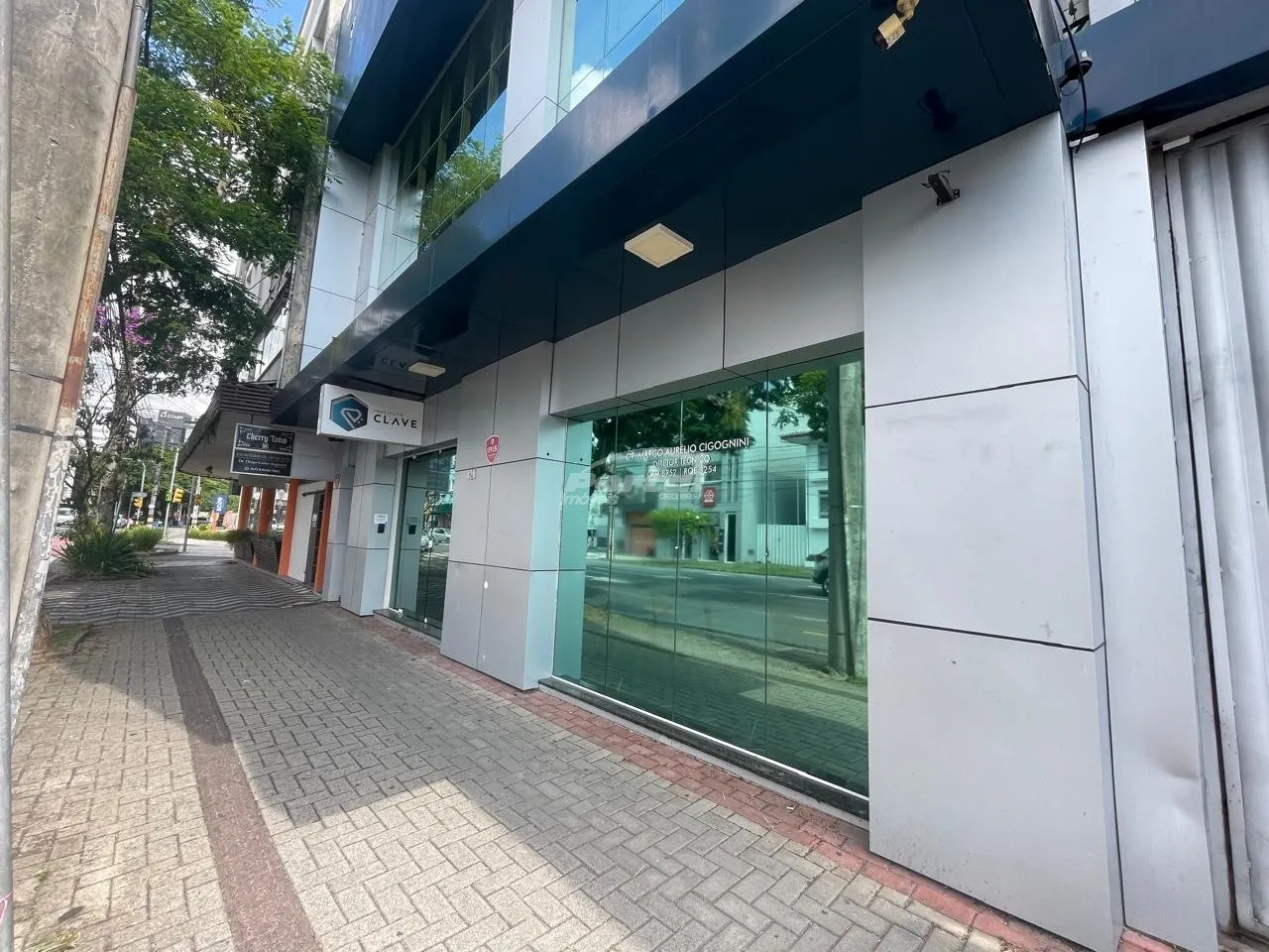Prédio Comercial disponível para locação no Centro de Blumenau. — foto 2