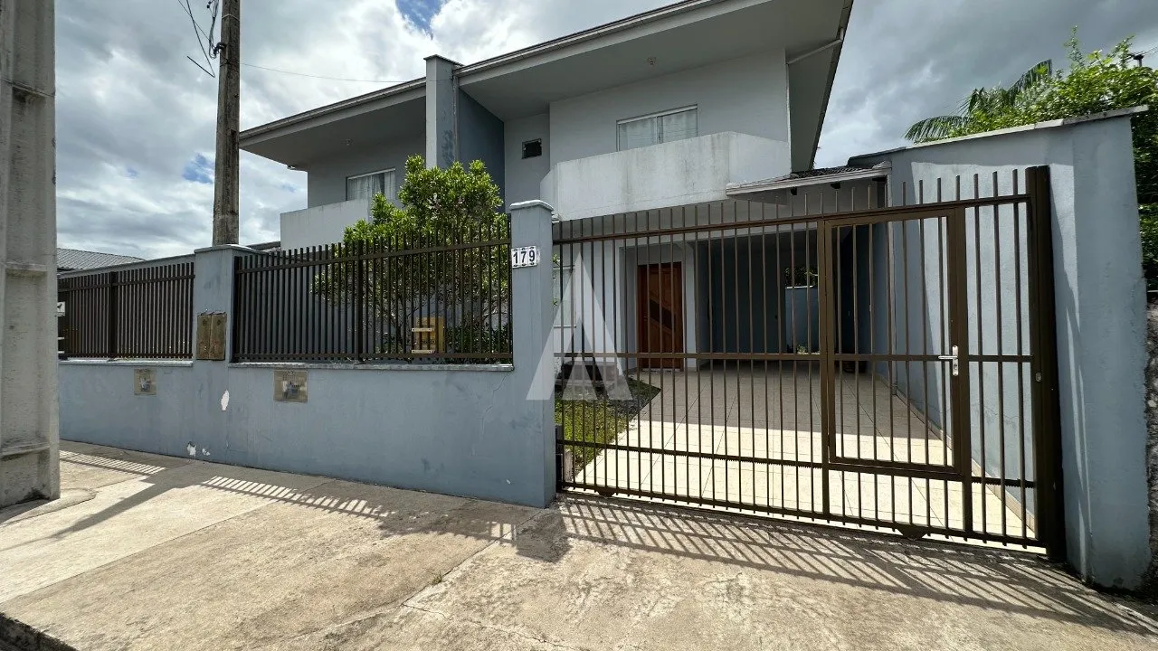 Sobrado geminado com 1 suíte e 2 quarto(s) à venda no bairro Iririú em Joinville-SC por R$625.000,00. - foto 1