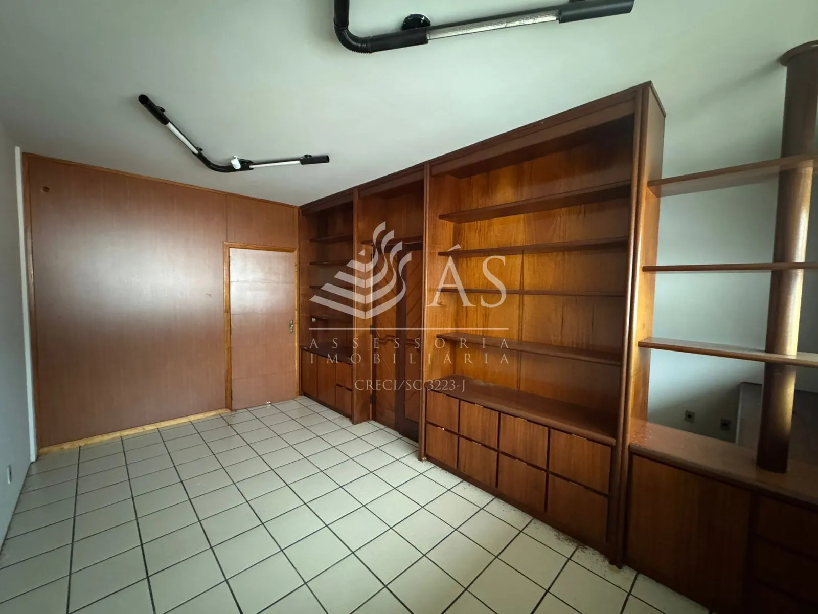 Sala Comercial localizada em Centro Clínico — foto 2