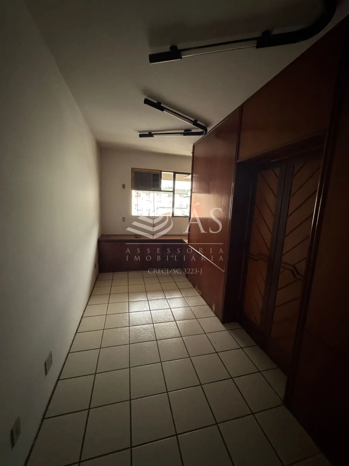 Sala Comercial localizada em Centro Clínico — foto 5