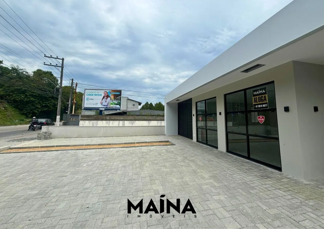 Sala Comercial Ampla com Escritórios e Estacionamento Privativo — foto 2