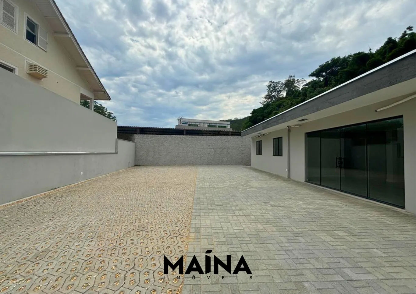 Sala Comercial Ampla com Escritórios e Estacionamento Privativo — foto 6