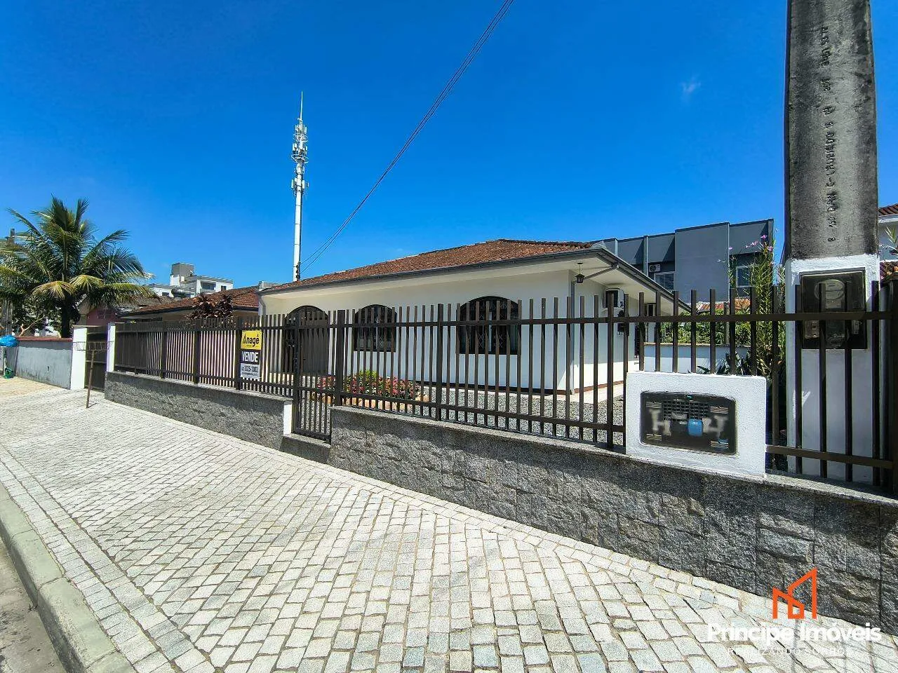 Casa com 3 quartos no Iririú em Joinville — foto 2