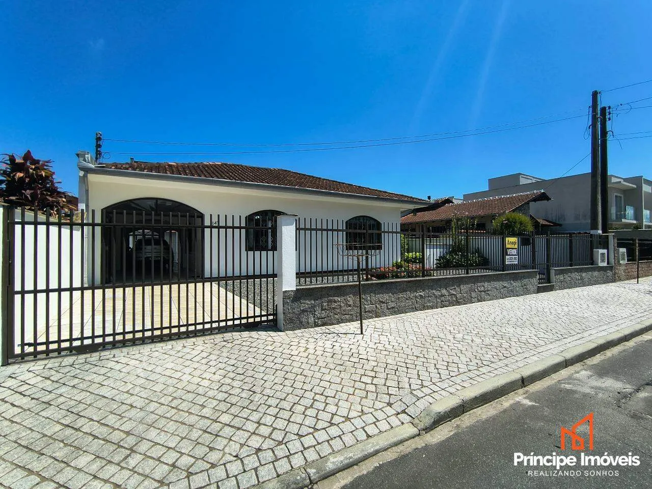 Casa com 3 quartos no Iririú em Joinville — foto 3