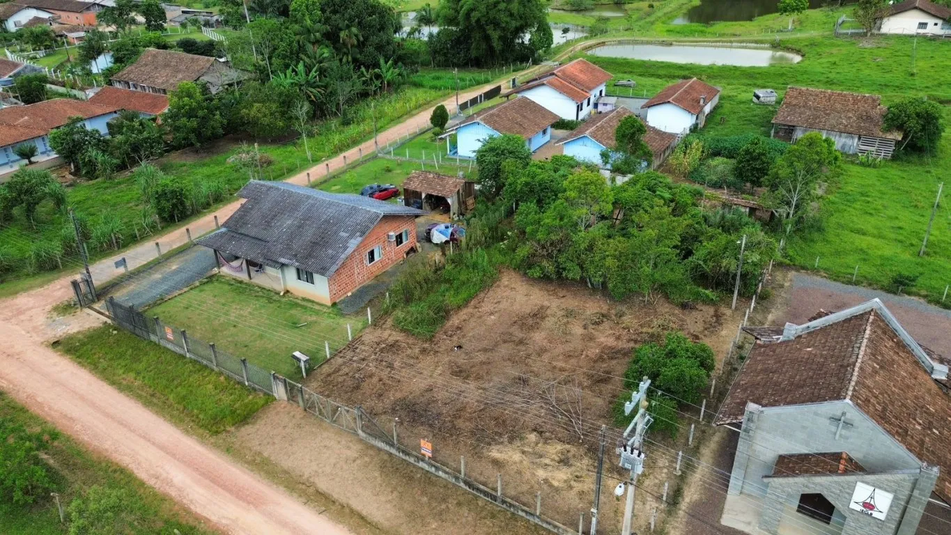 TERRENO NA POLAQUIA COM 21 MT DE FRENTE X 39 DE FUNDO TOTAL DE 806,55m — foto 2