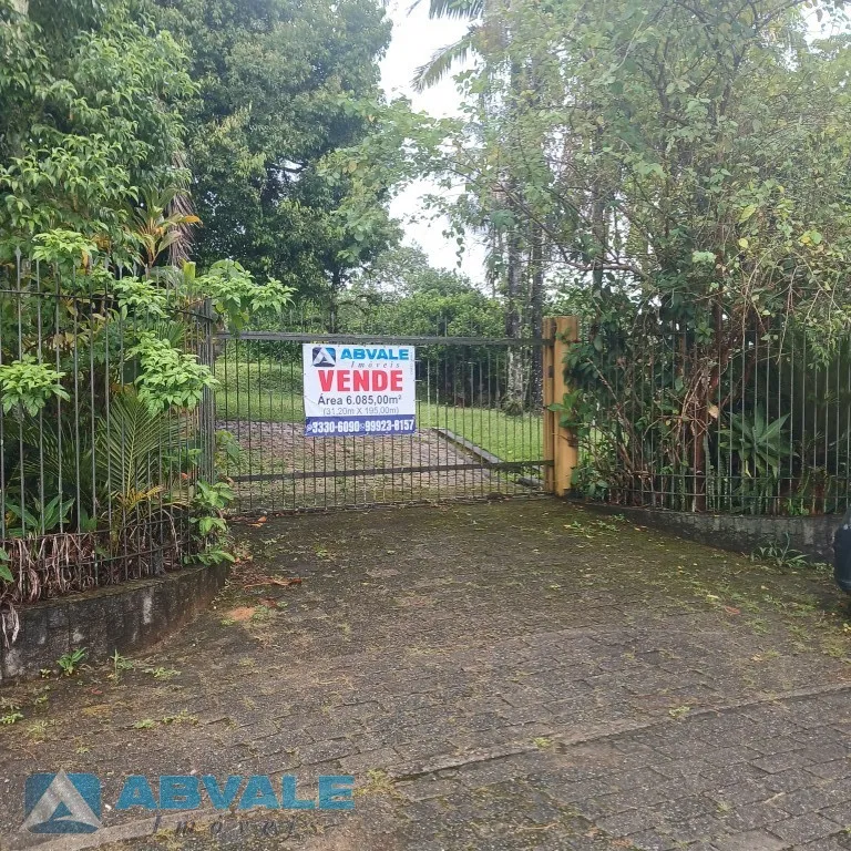 TERRENO URBANO COM ÁREA DE 6.085,50 M COM EXCELENTE LOCALIZAÇÃO DISTANDO 500 METROS DA VILA GERMÂNICA - IDEAL PARA IMPLANTAÇÃO DE LOTEAMENTO OU CONDOMÍNIO FECHADO DE RESIDENCIAS. - foto 1