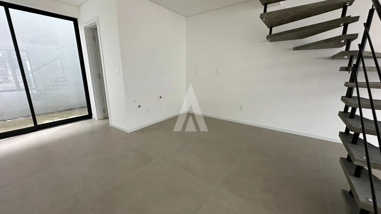 Sobrado Geminado com 2 suíte(s) à venda no bairro Costa e Silva em Joinville, por R$ 450.000.00. — foto 3