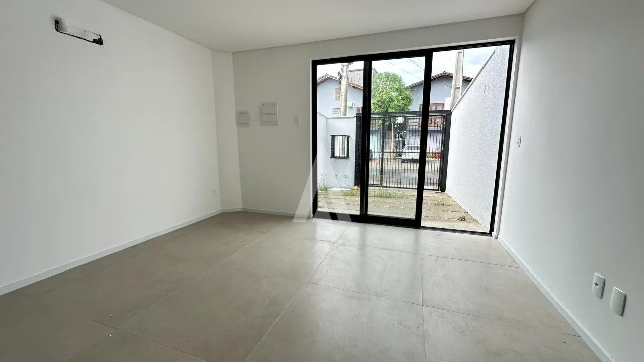 Sobrado Geminado com 2 suíte(s) à venda no bairro Costa e Silva em Joinville, por R$ 450.000.00. — foto 5