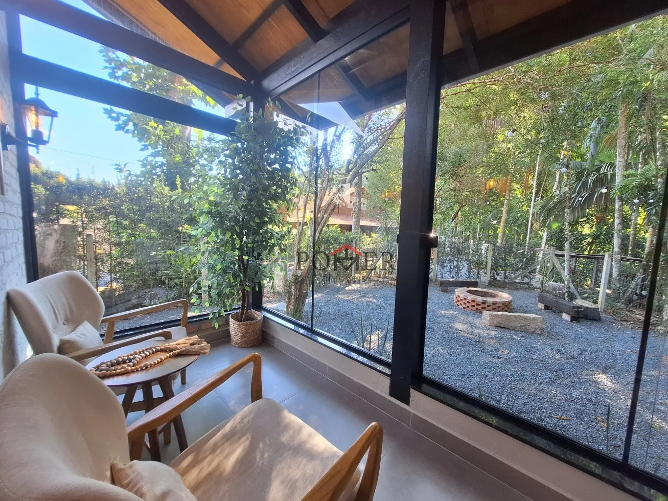 Pousada composta por 3 lindas Casas Estilo Enxaimel, totalmente mobiliadas, inclusive eletrodomésticos, no Centro de Pomerode, já faturando bem no AirBnB. — foto 3