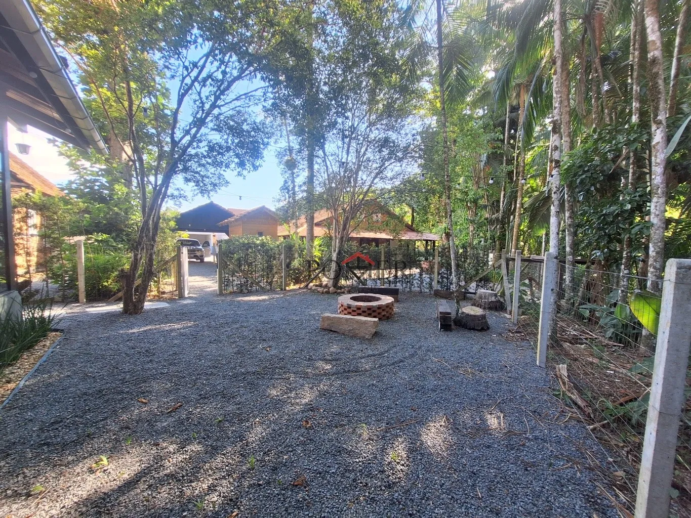 Pousada composta por 3 lindas Casas Estilo Enxaimel, totalmente mobiliadas, inclusive eletrodomésticos, no Centro de Pomerode, já faturando bem no AirBnB. — foto 7