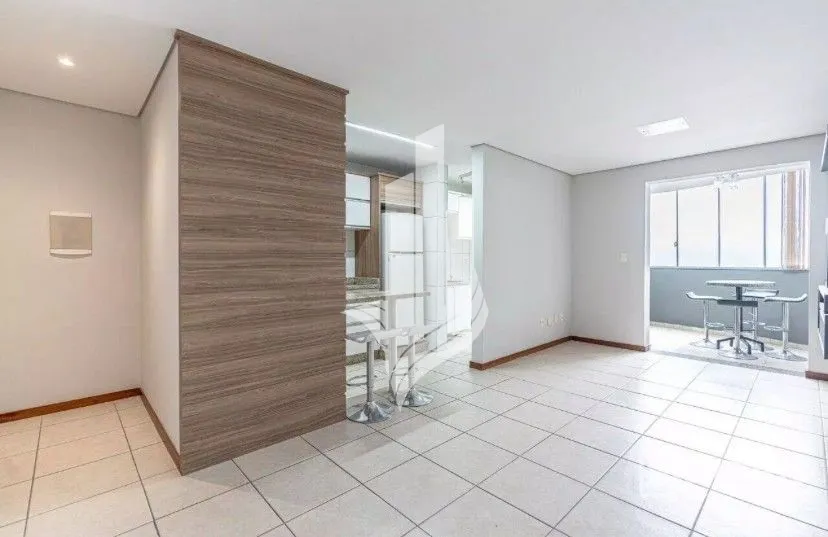 Apartamento semi mobiliado no bairro Água Verde — foto 2