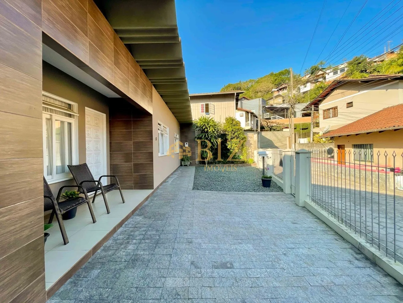 Casa com 3 dormitórios e terreno espaçoso no Bairro Garcia! - foto 1