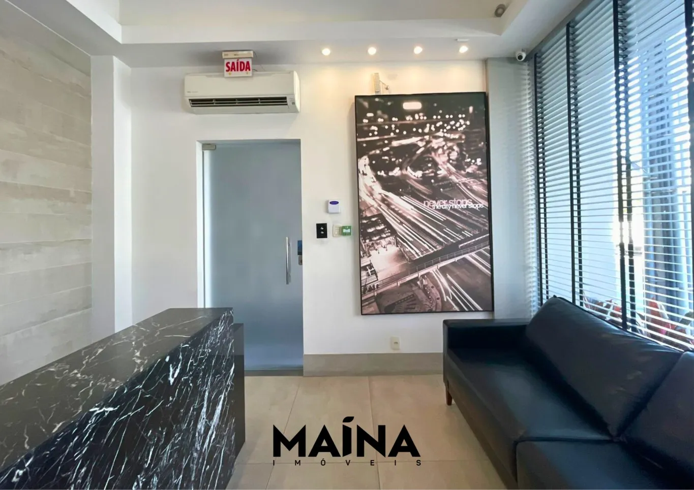 Sala comercial, prédio moderno, ideal para escritórios, consultórios ou empresas. — foto 2