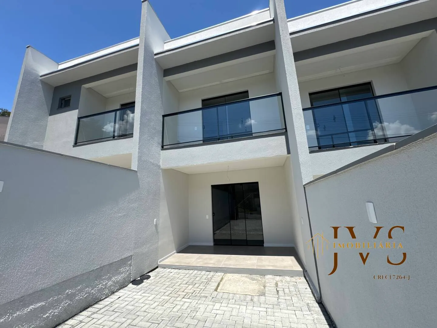 Sobrado a venda no Bairro Água Verde, imóvel novo! - foto 1