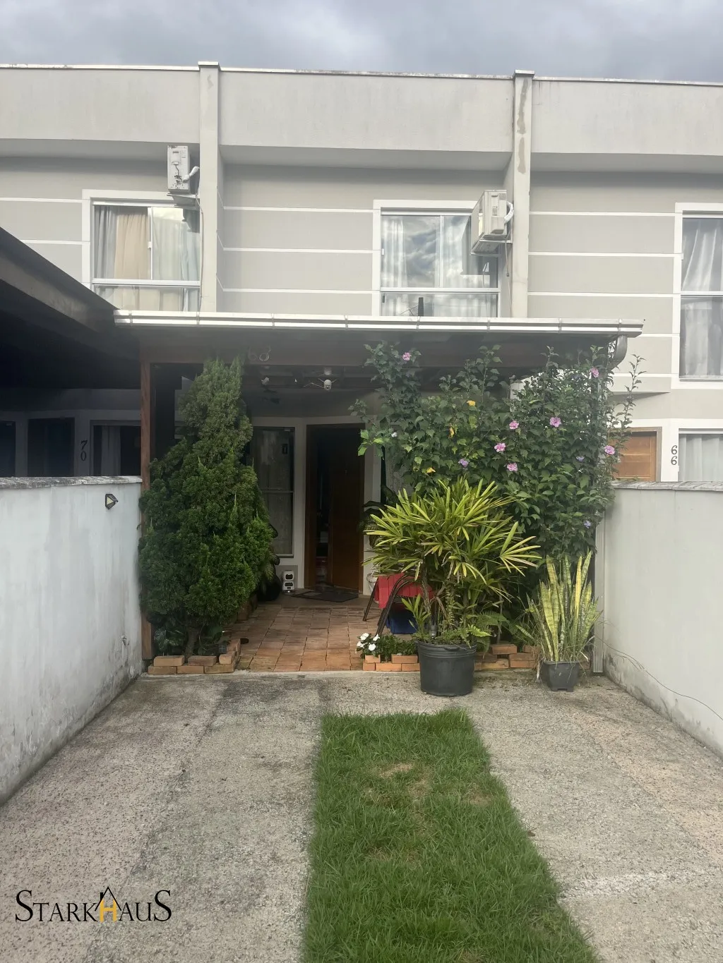 Sobrado FANTÁSTICO no Bairro Água Verde em Blumenau - foto 1