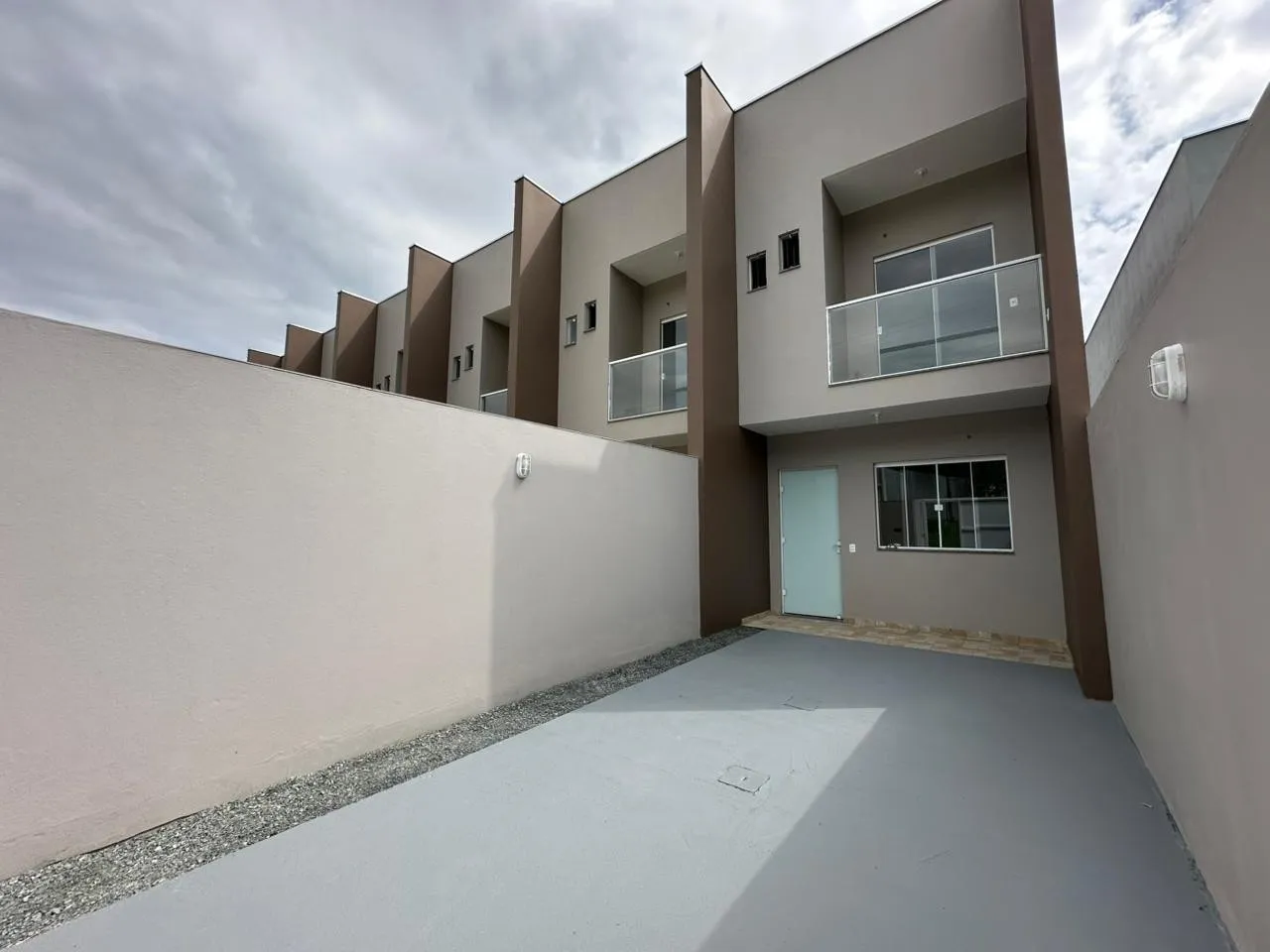 Casa para Locação em Blumenau, FIDÉLIS, 2 dormitórios, 2 suítes, 3 banheiros, 2 vagas - foto 1
