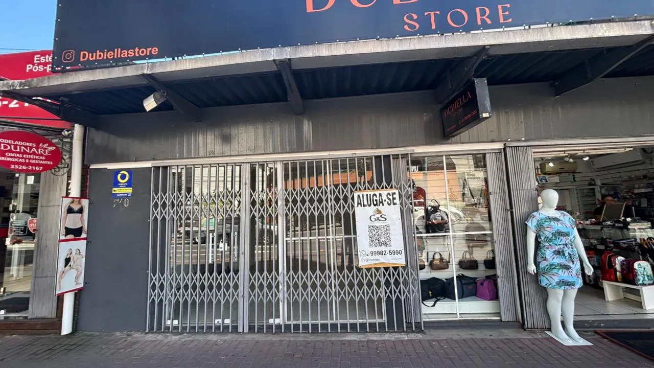 Sala comercial para locação em excelente ponto da Rua 7 de Setembro, em Blumenau! — foto 2