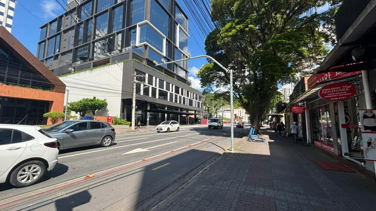 Sala comercial para locação em excelente ponto da Rua 7 de Setembro, em Blumenau! — foto 5