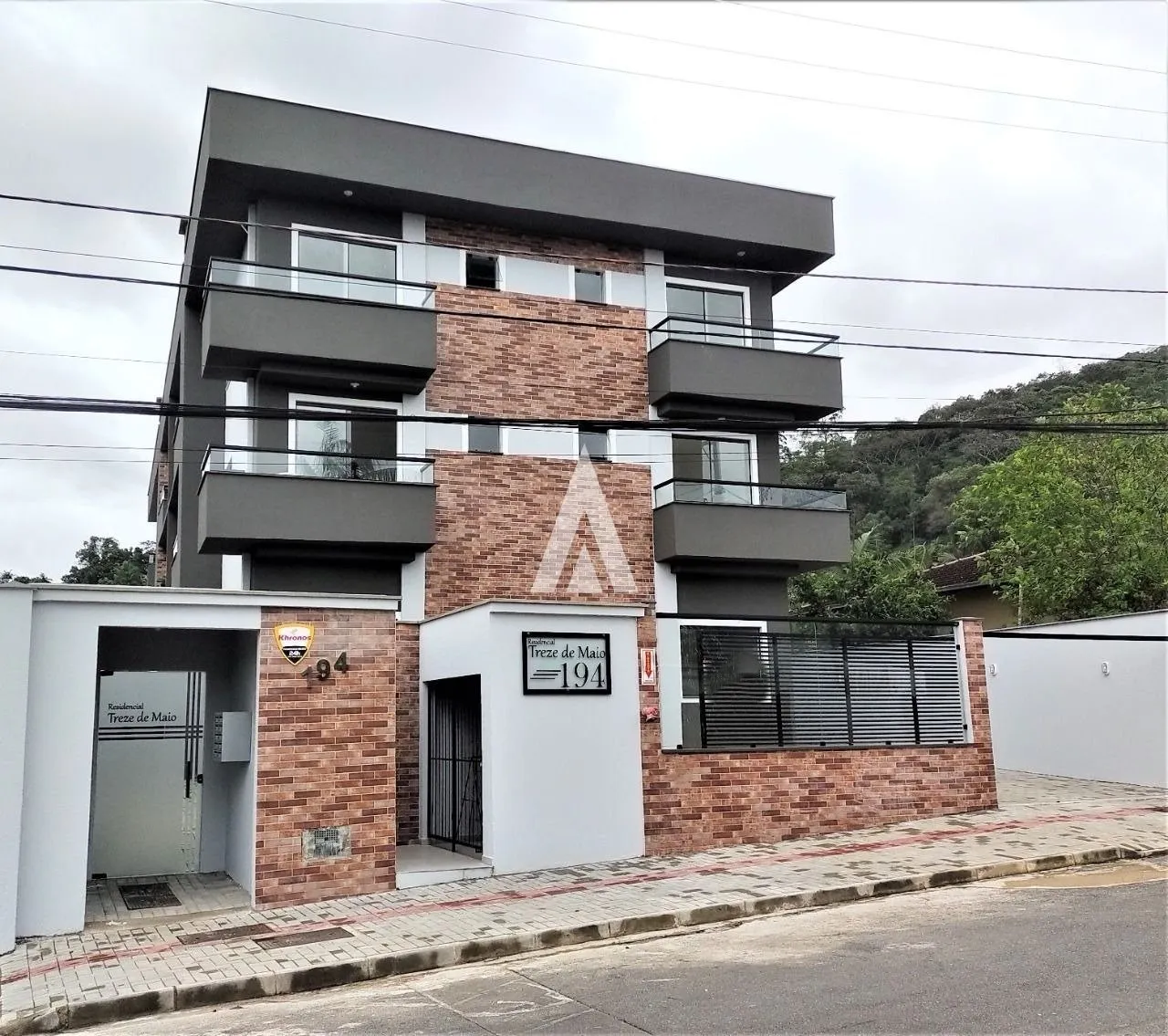 Apartamento com 1 suíte e 2 quarto(s) à venda no bairro Iririú em Joinville-SC por R$440.000,00. - foto 1