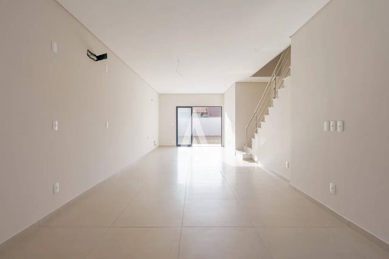 Sobrado geminado com 1 suíte e 2 quartos à venda no bairro Costa e Silva em Joinville-SC por R$780.000,00. — foto 3