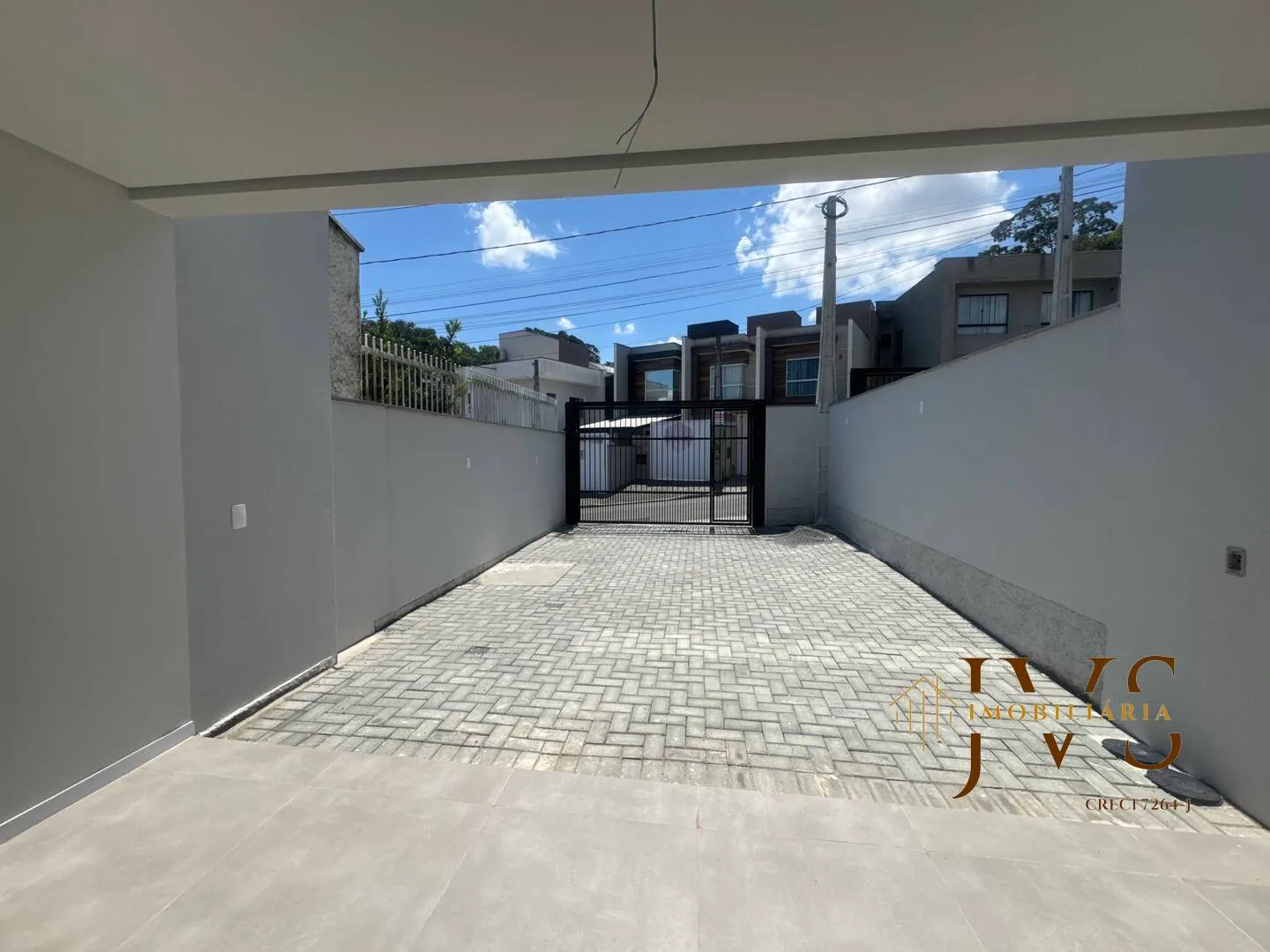 Sobrado com 03 dormitórios no Bairro Água Verde, imóvel novo! — foto 2