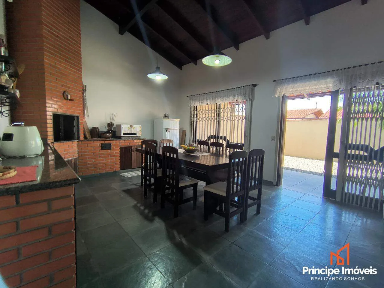 Casa com 4 quartos no Iririú em Joinville — foto 4