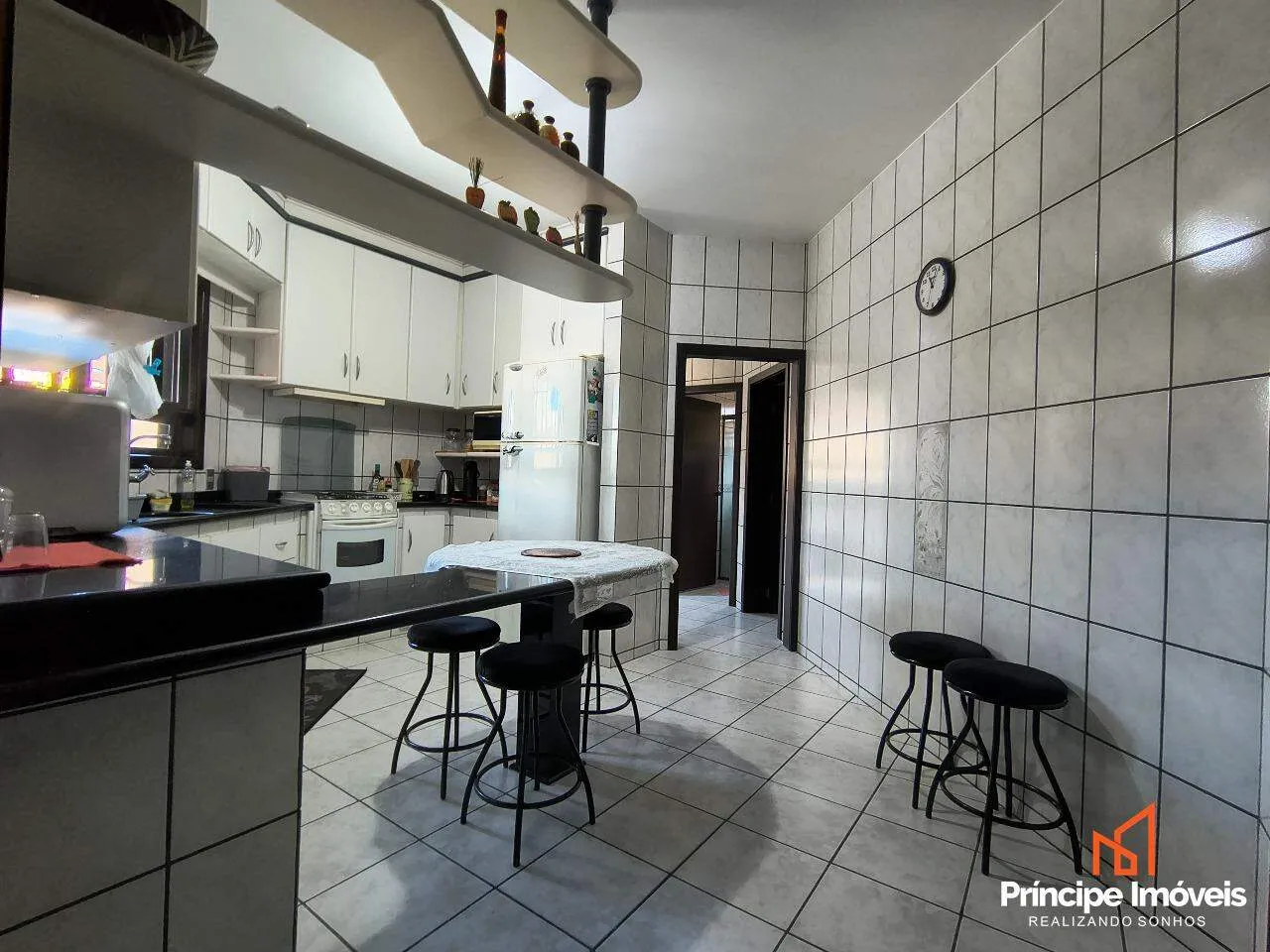Casa com 4 quartos no Iririú em Joinville — foto 6