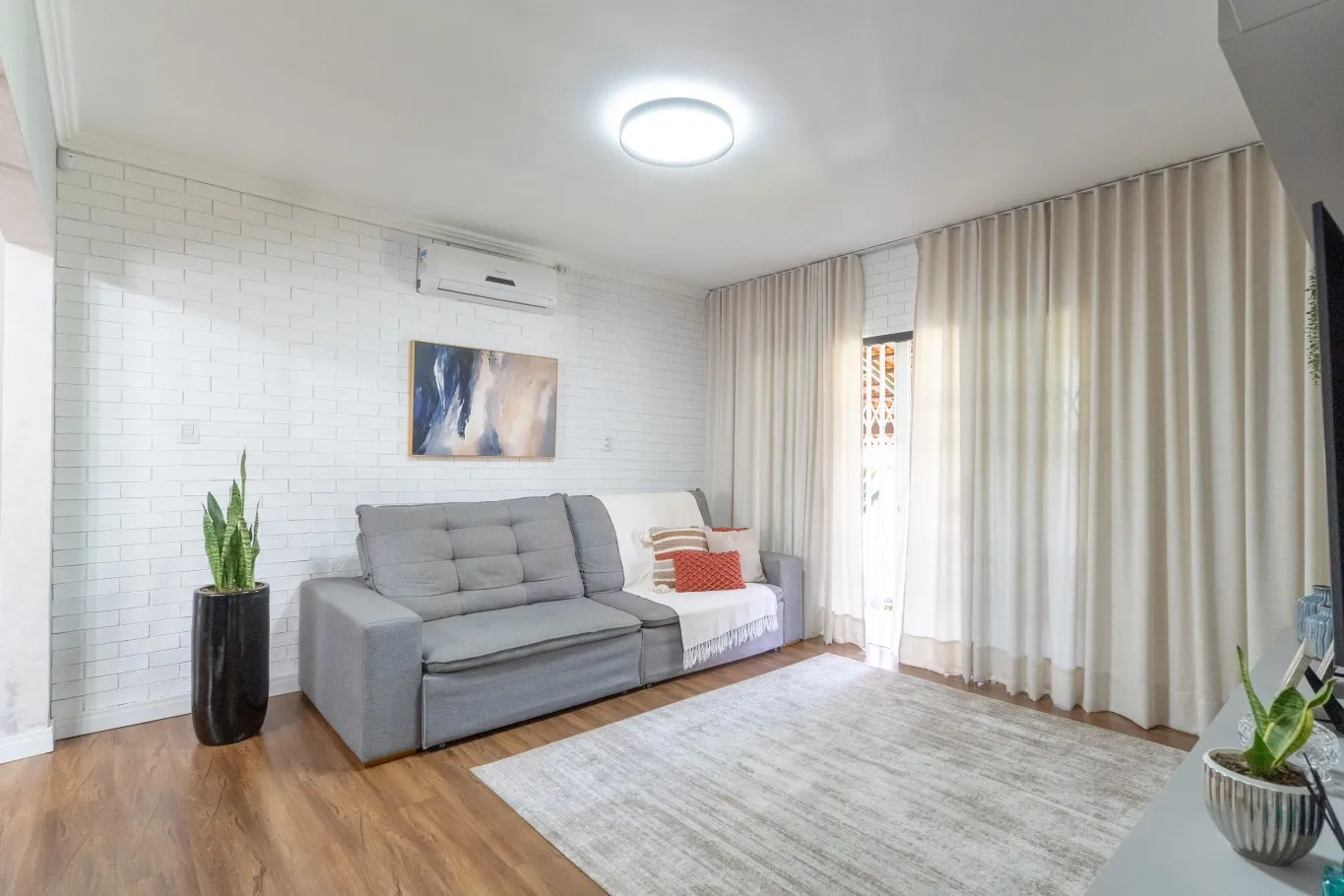 Casa com padrão construtivo renovado e excelente nível de acabamento - Velha Central. — foto 4