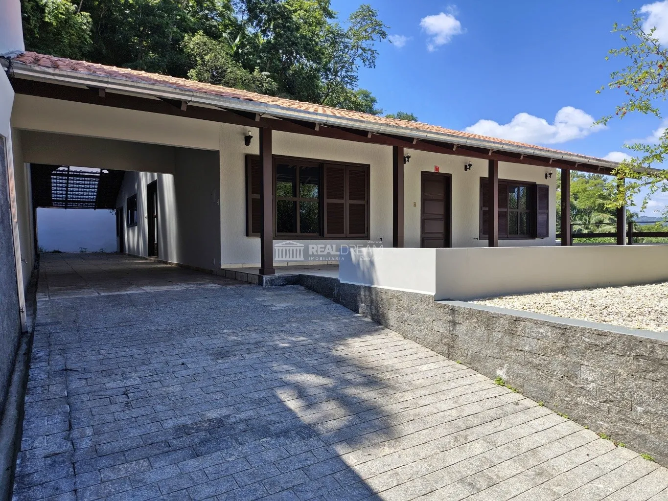 Excelente Casa Averbada com 278m - 6 Quartos (sendo 2 suítes) - Ideal para 2 Famílias ou Uso Comercial/Residencial . — foto 2