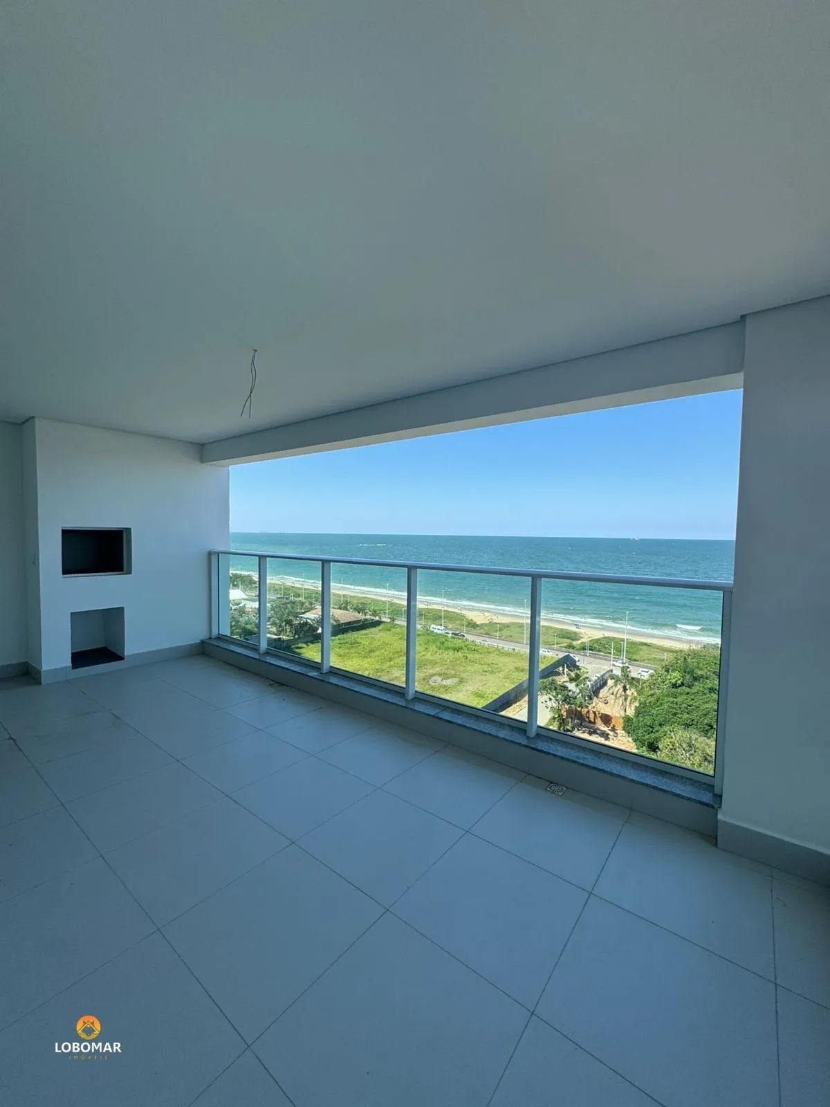 Apartamento frente mar em cond club, em Balneário Piçarras/SC - foto 1