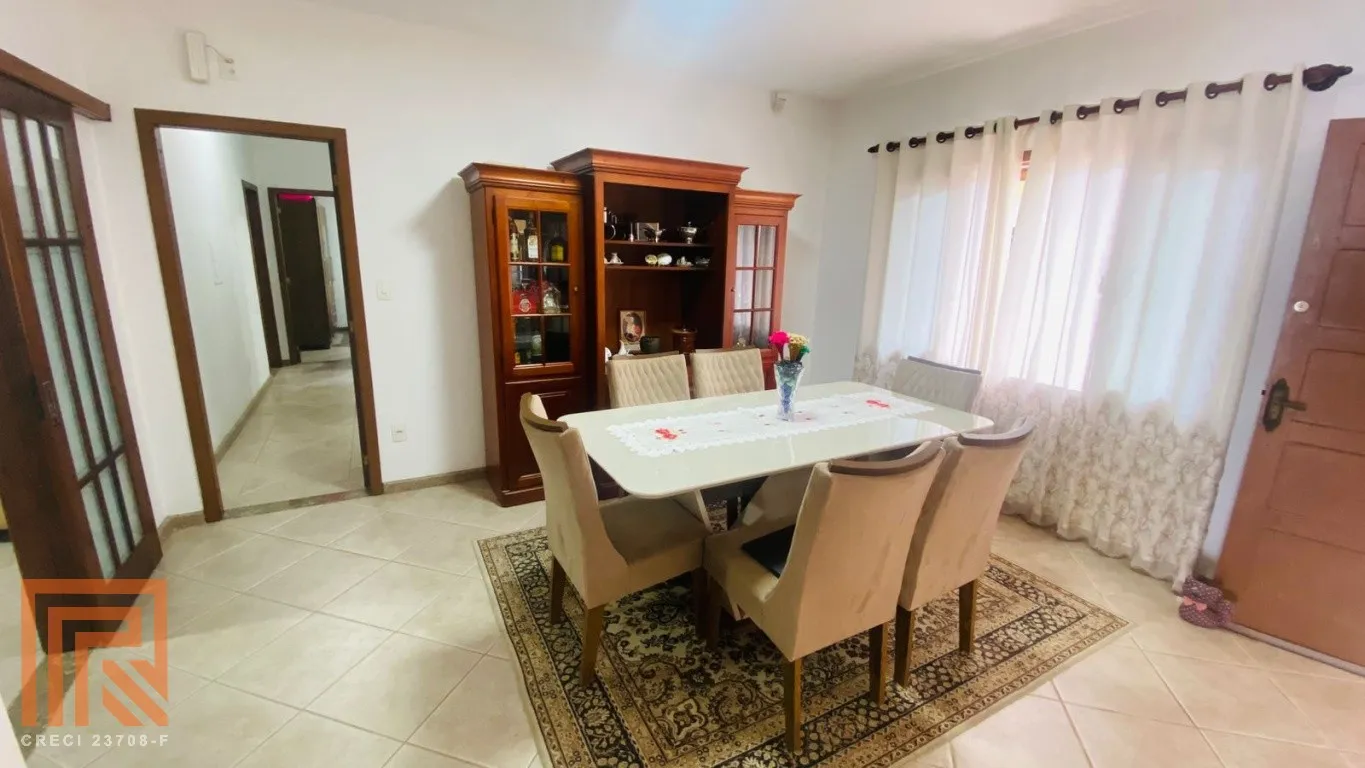 Oportunidade!!! Casa térrea com 3 dormitóros sendo 1 Suíte no bairro Escola Agrícola — foto 3