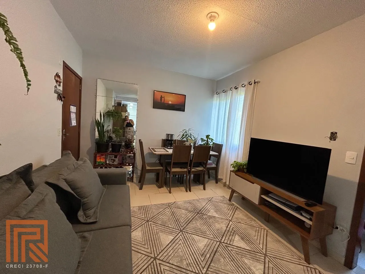 Apartamento próximo ao Centro de Blumenau, com 02 dormitórios. — foto 2