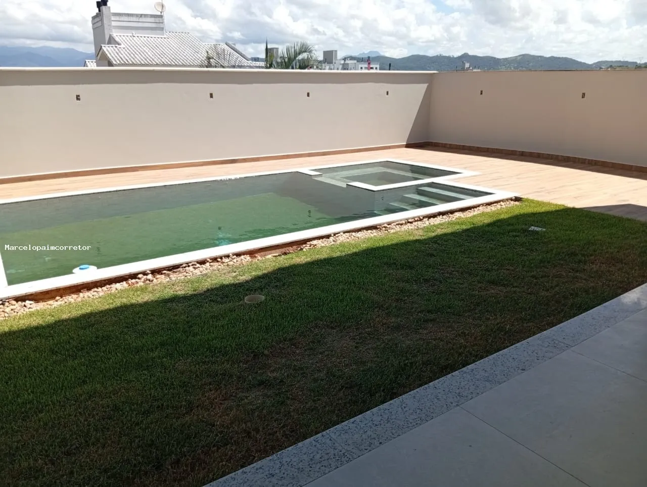 Casa Duplex para Venda em Palhoça, Pedra Branca, 4 dormitórios, 2 suítes, 4 banheiros, 2 vagas — foto 3