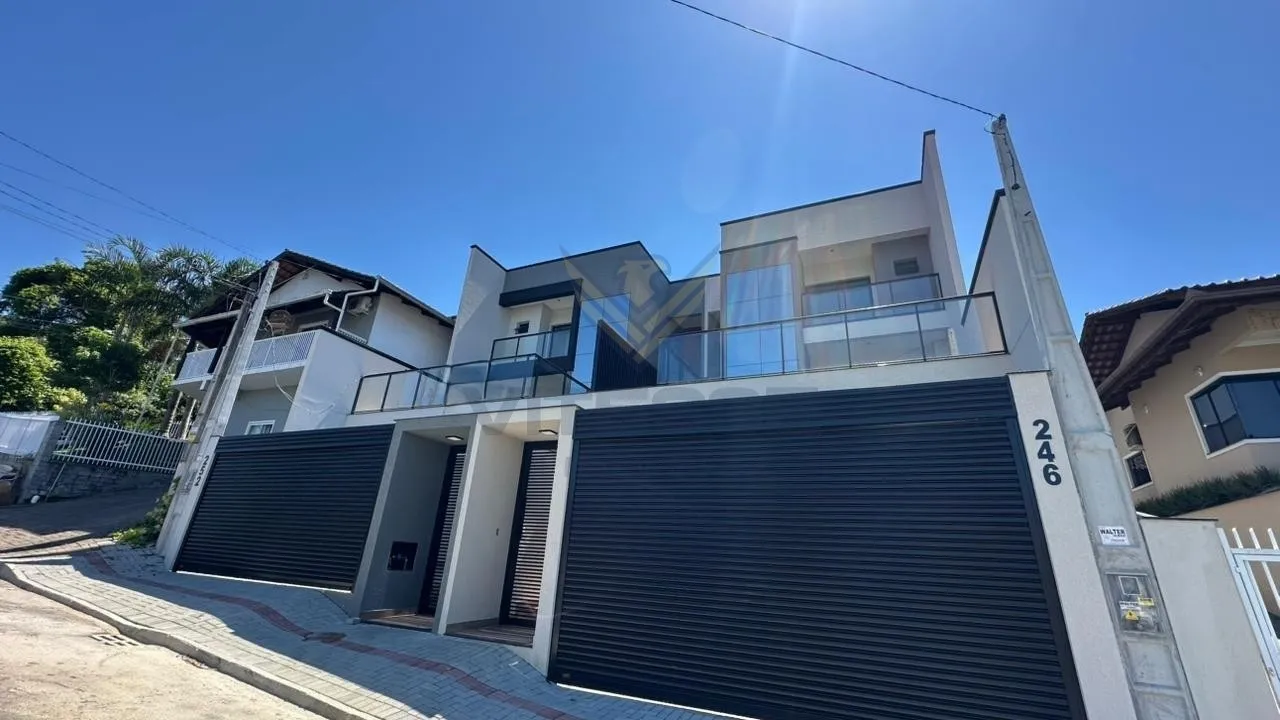 Sobrado com piscina à venda no bairro Tapajós - Indaial/SC - foto 1