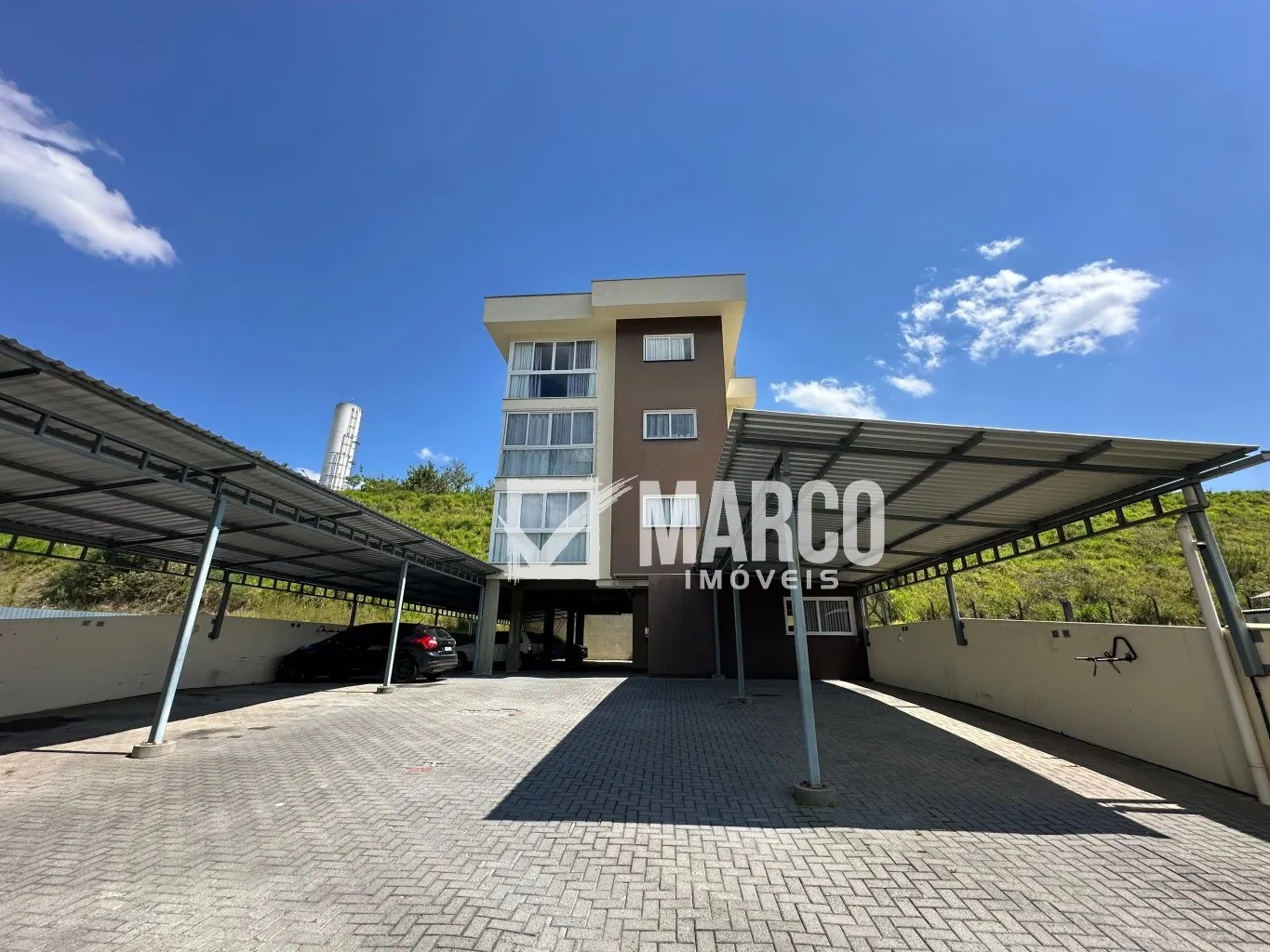 Apartamento Semi-Mobiliado em Pomerode - Ultimo andar, Piscina e salão de festas - - foto 1