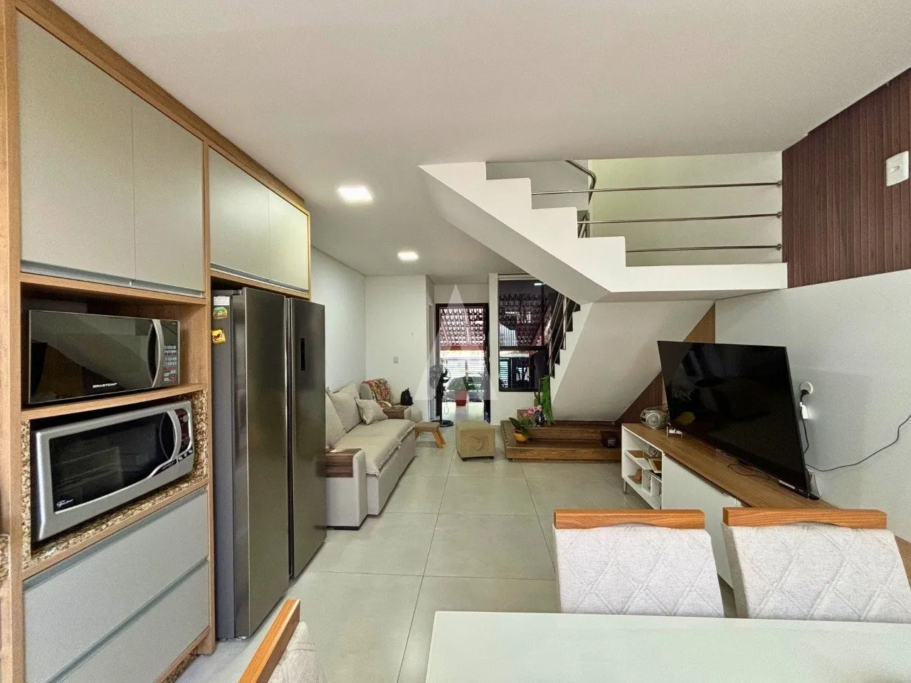 Sobrado Geminado com 2 suítes à venda no bairro Santo Antonio em Joinville, por R$ 475.000.00. - foto 1