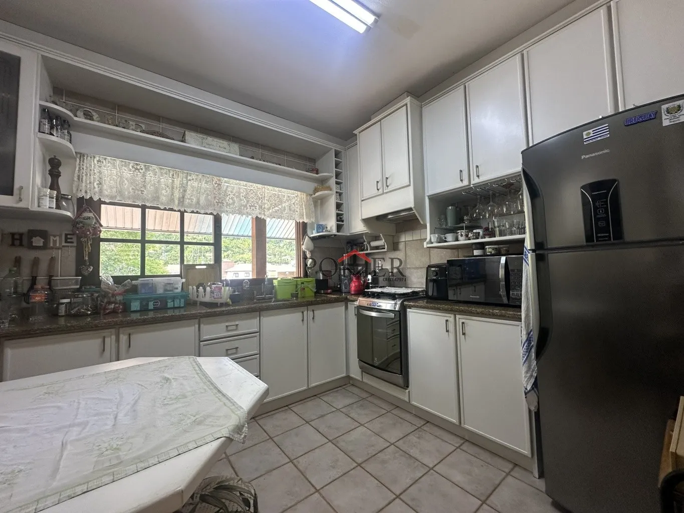 Casa com 4 Quartos sendo 1 Suíte - Piscina Aquecida no Centro de Pomerode/SC - com Localização Estratégica para Potencial Comercial — foto 5