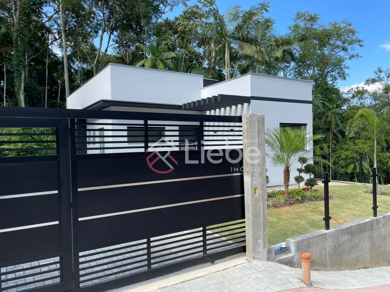 Casa com 02 dormitórios e uma suíte no Residencial LION II com 63,00m de área privativa localizado no Bairro Ribeirão Clara na cidade de Pomerode. - foto 1