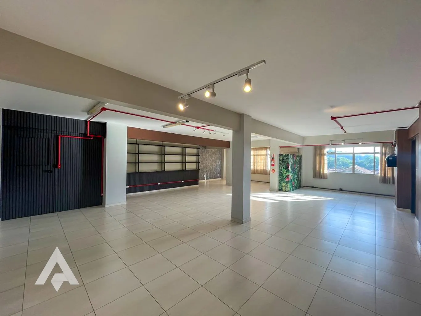 Sala comercial para locação, 100m por R$ 3.500,00 - Bairro Velha - Blumenau/SC — foto 2