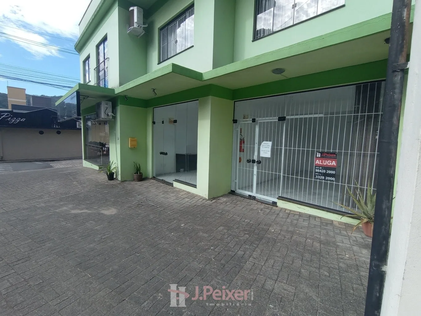 SALA COMERCIAL 38,00M - FRENTE P/ RUA DOS CAÇADORES , Próximo posto gasolina, academia, comércios em geral - foto 1