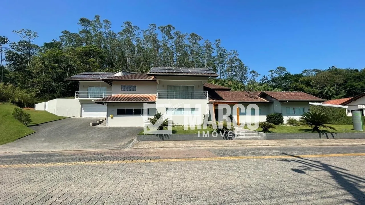 Residência de Alto Padrão - 100% Mobiliada com Piscina, Energia Solar e Salas Comerciais no Bairro Wunderwald - Pomerode — foto 2