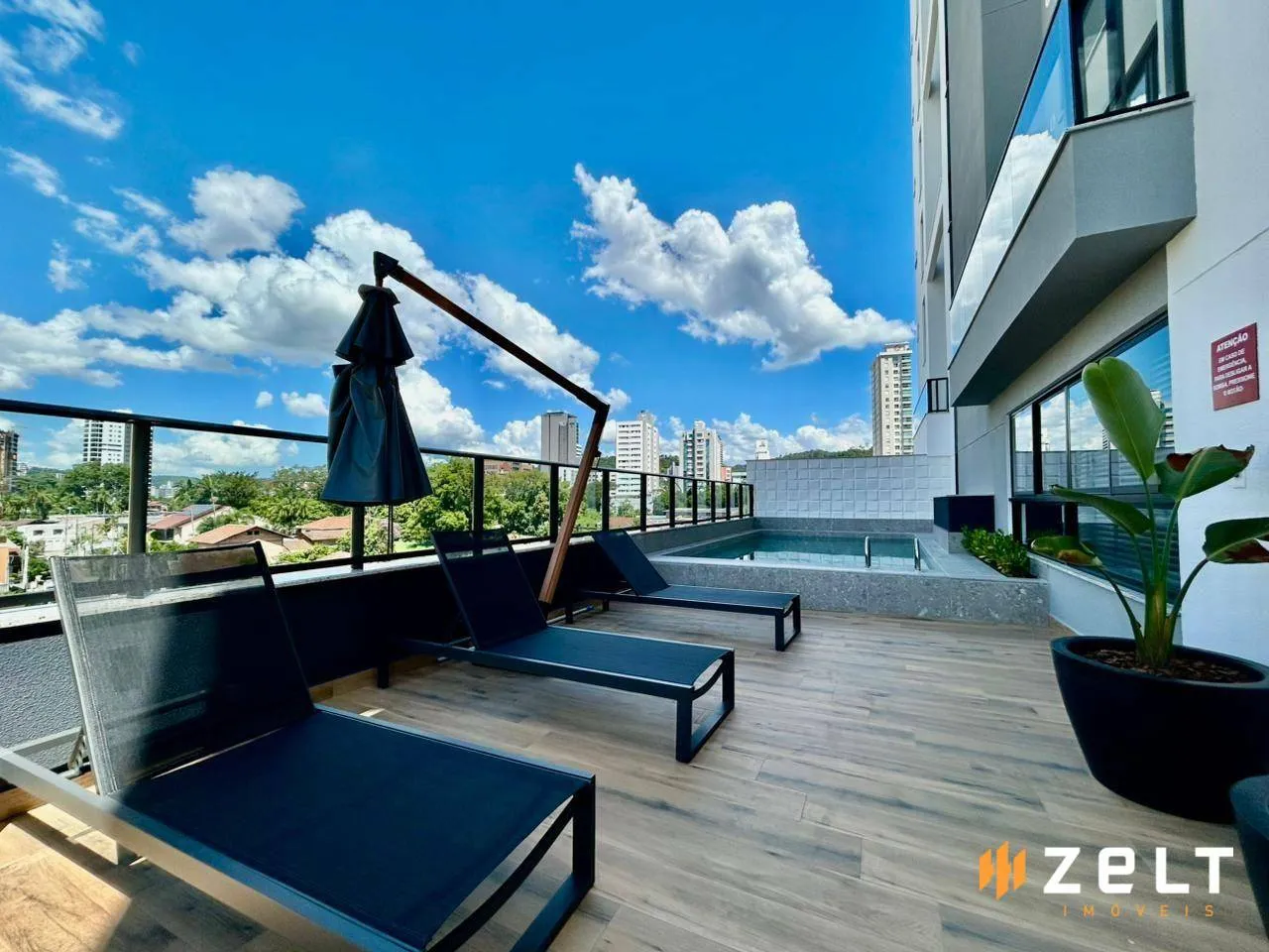 Apartamento com 2 dormitórios para alugar, 61 m por R$ 3.200,00 /mês - Velha - Blumenau/SC - foto 1