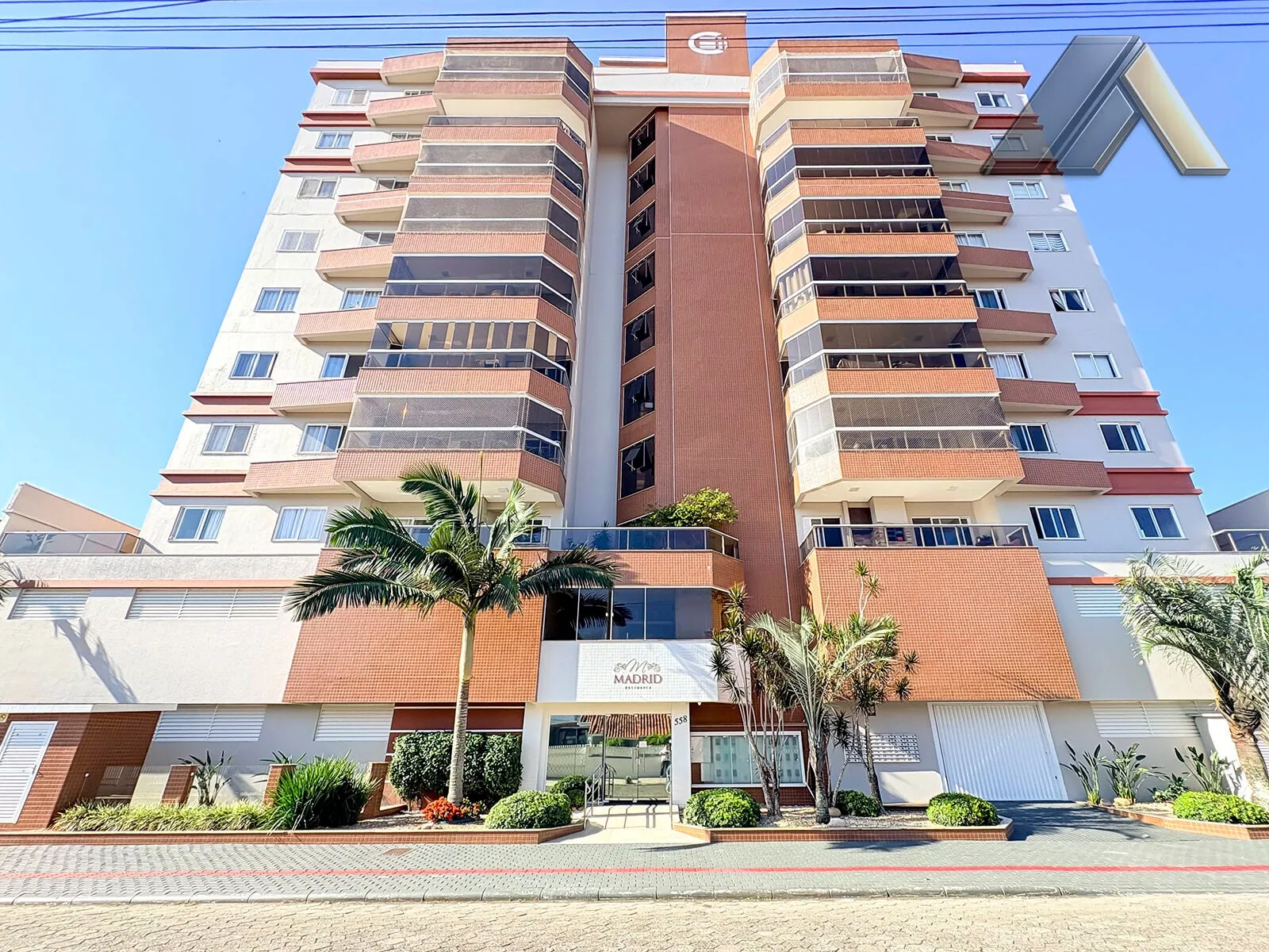 Apartamento à venda com 3 quartos e 1 suíte, 2 vagas, 108m² no Gravatá, Navegantes - foto 1